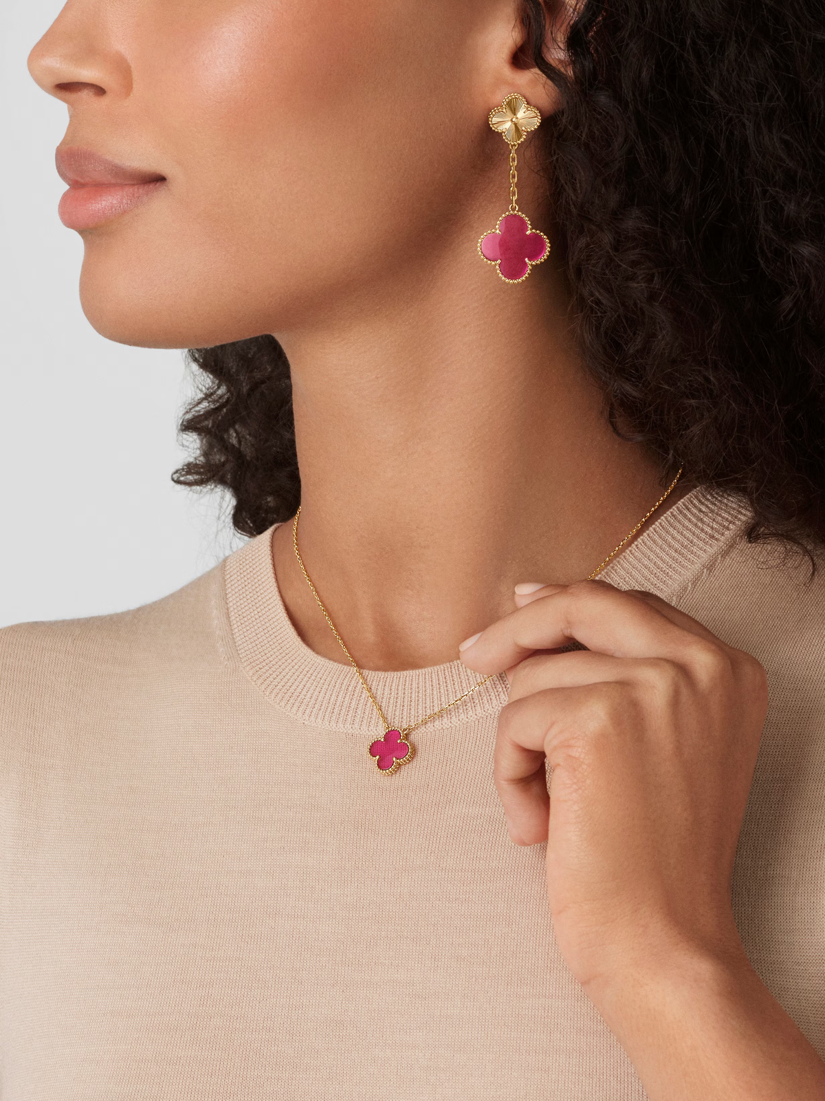 Magic Alhambra earrings, 2 motifs