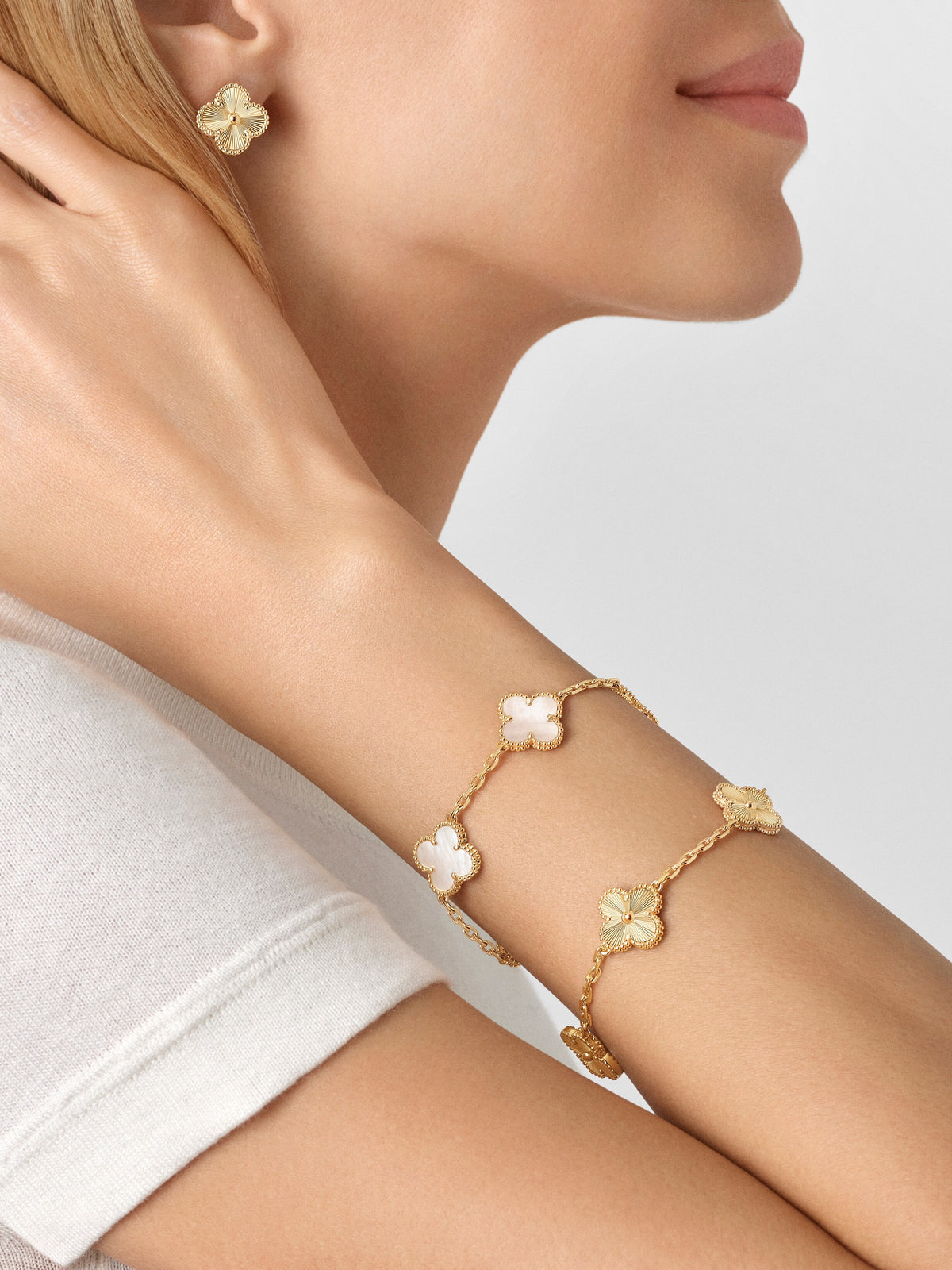 LUXE Reworked Vintage Alhambra bracelet, 5 motifs,18K yellow gold-Buy 1 Get 1 Free