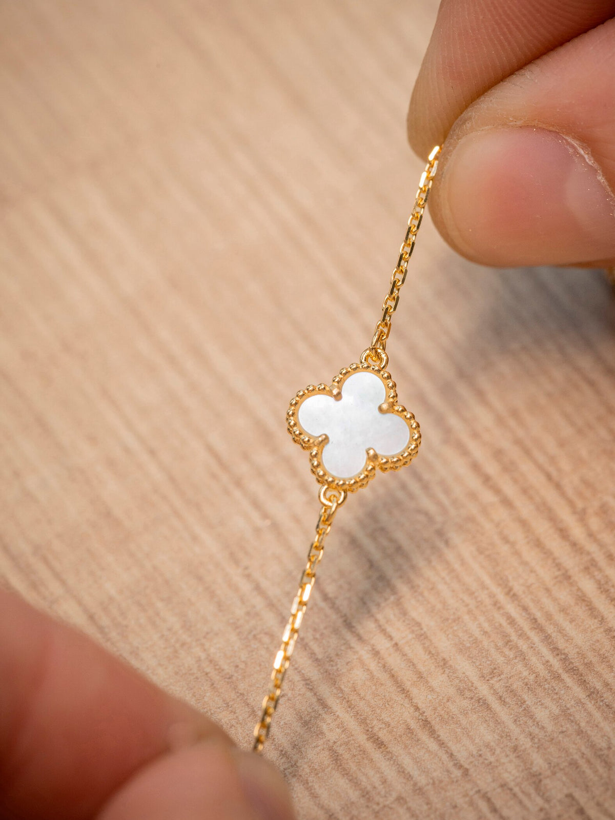 LUXE Reworked Sweet Alhambra pendant,18K yellow gold, Mother-of-pearl-Buy 1 Get 1 Free