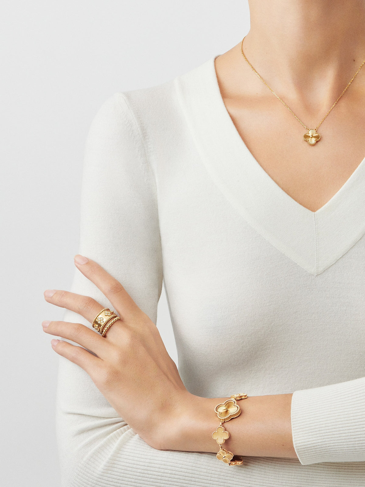LUXE Reworked Vintage Alhambra pendant,18K yellow gold-Buy 1 Get 1 Free