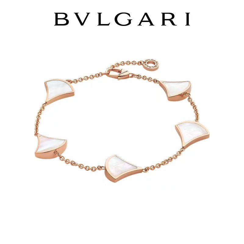 Diva's Dream Mother of Pearl Bracelet in 18kt Rose Gold