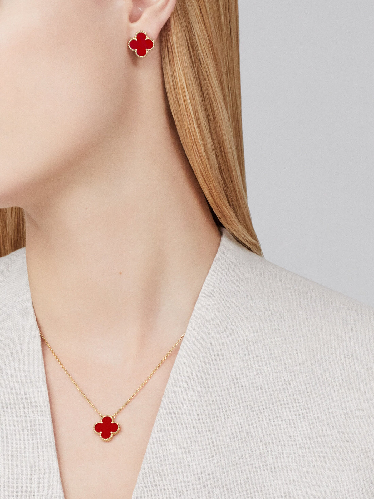 LUXE Reworked Vintage Alhambra pendant,18K yellow gold, Carnelian-Buy 1 Get 1 Free