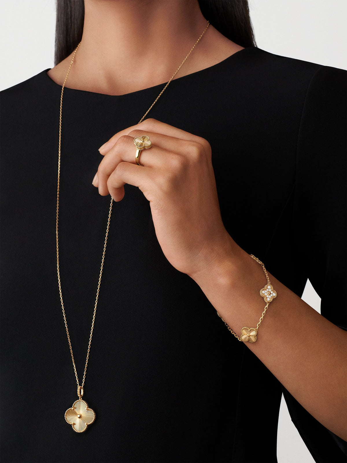 LUXE Reworked Magic Alhambra long necklace, 1 motif,18K yellow gold-Buy 1 Get 1 Free
